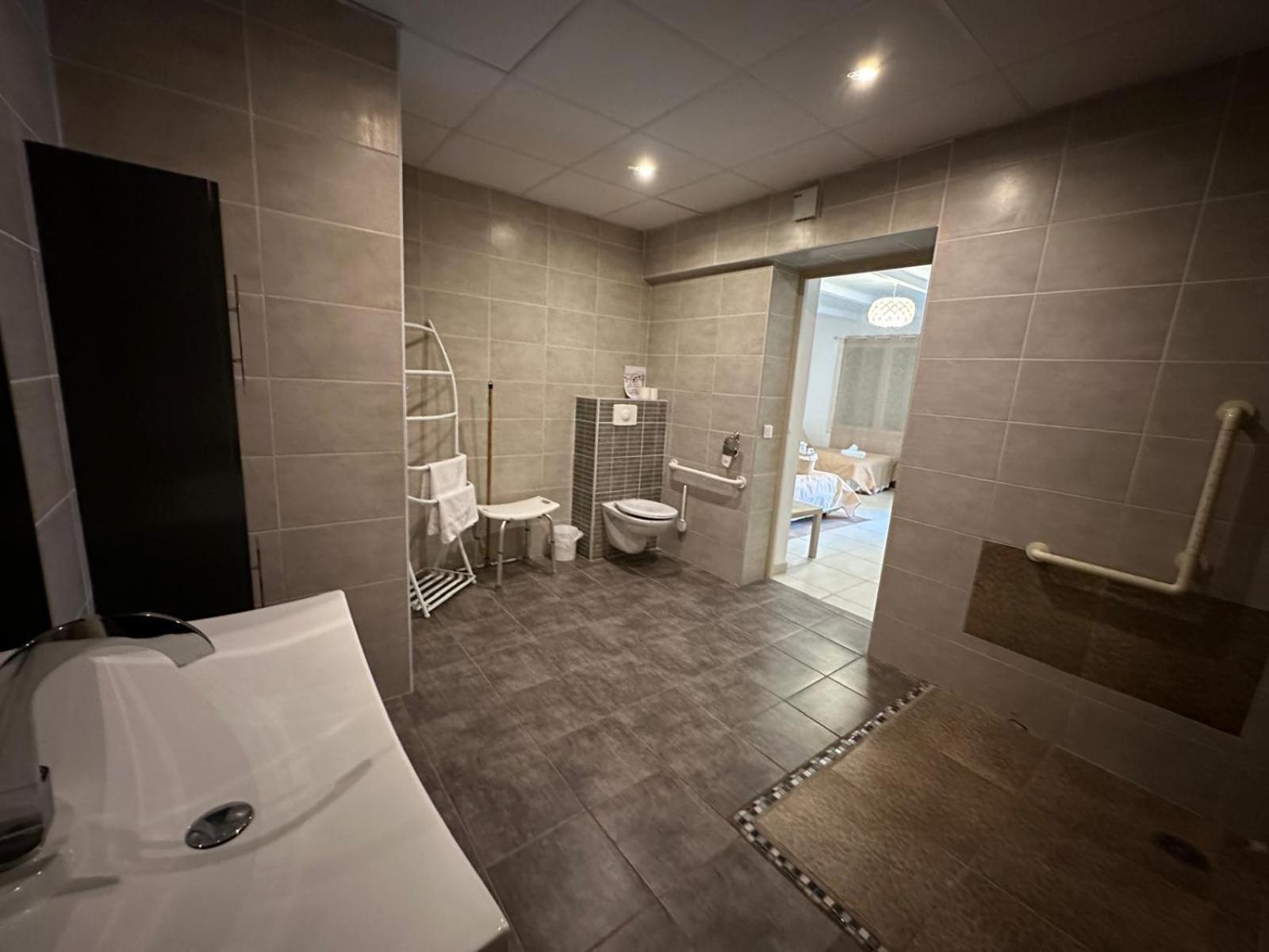 L'Hotel Du Bastier Ginasservis Zewnętrze zdjęcie